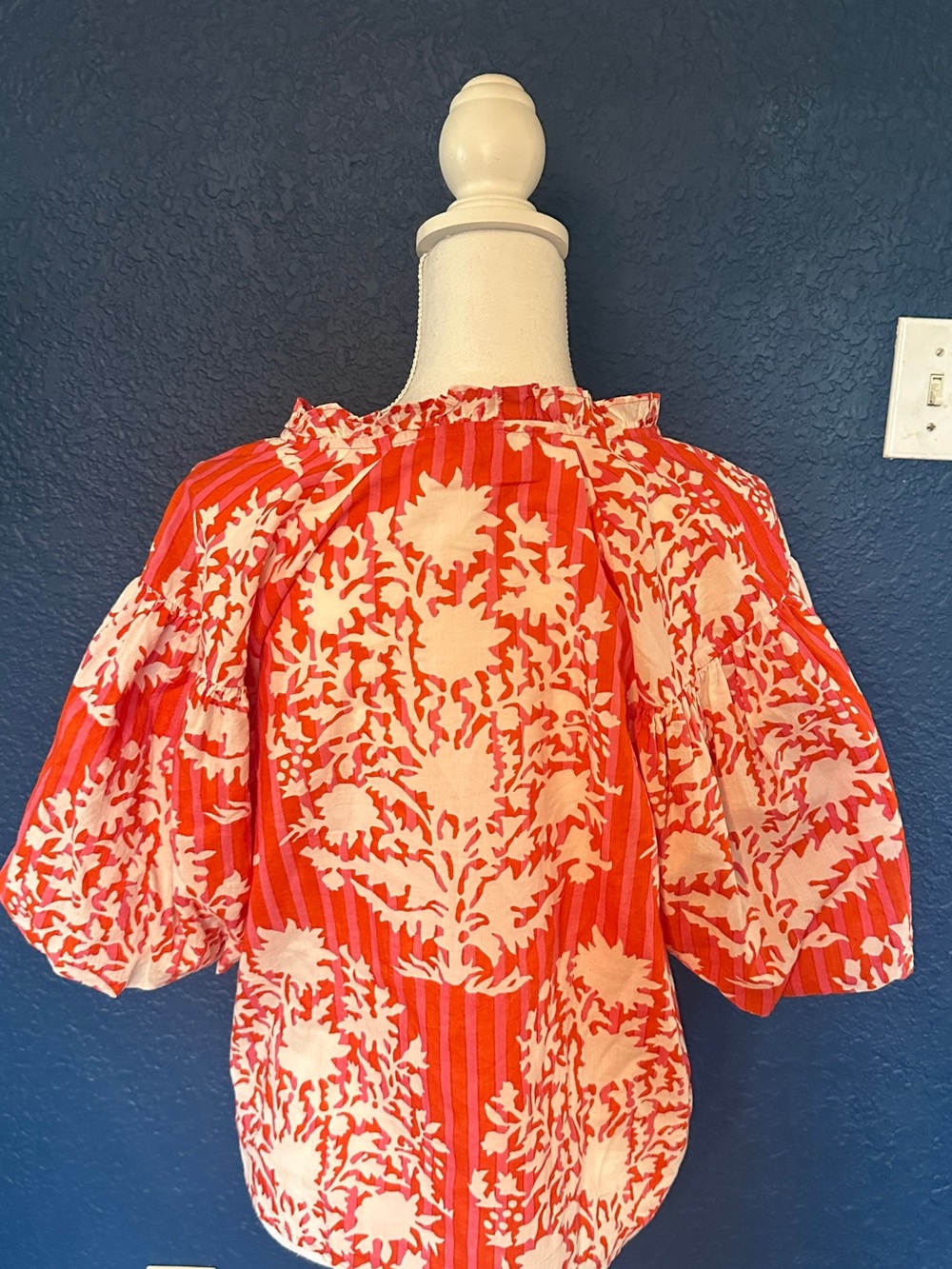 THML Red & Cream Floral Button-Front Puff Sleeve Blouse - Picture 2 of 5